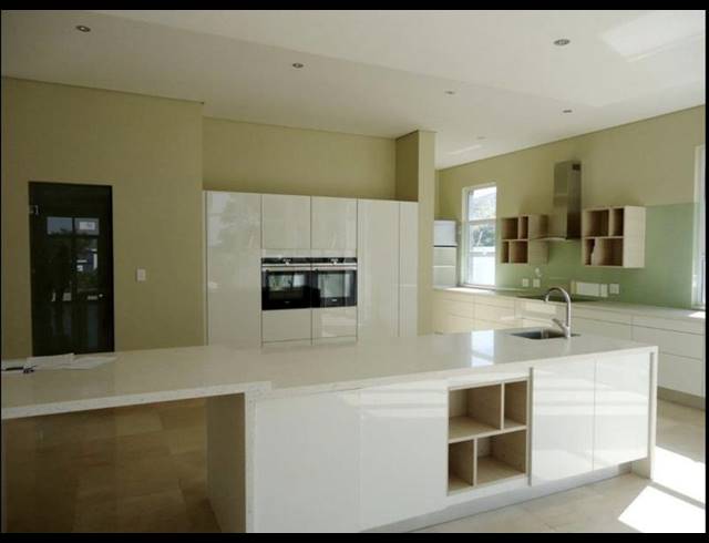 5 BEDROOM PROPERTY TO RENT IN WATERKLOOF HEIGHTS